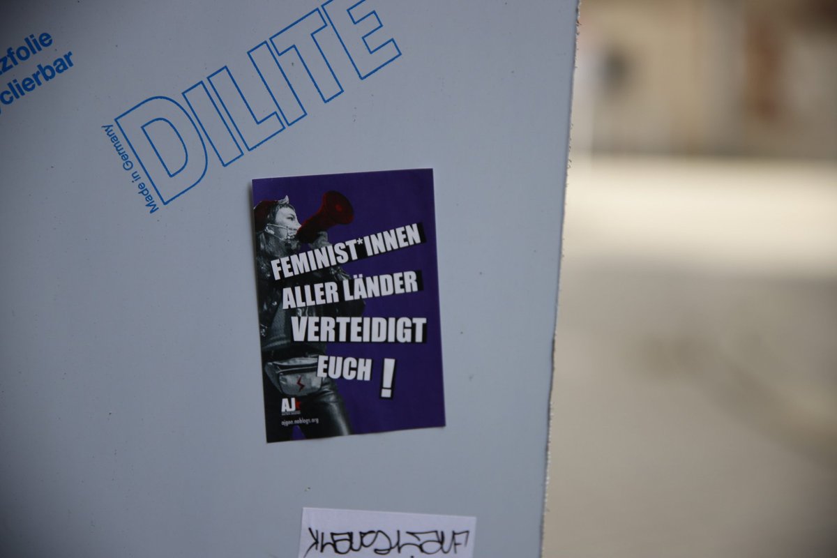 linksunten_goe's tweet photo. In #Göttingen gibt es zum intern. #Frauenkampftag dieses #Jahr keinen zentrale #Demonstration, sondern einen dezentralen #Aktionstag, in der #Öffentlichkeit ist das #Thema in der #Innenstadt sehr präsent. | #Frauentag #8M2021 https://t.co/UbFjKt5Aaj