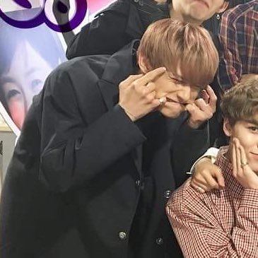 loveminguu's tweet photo. it’s a jun thing ☺️👈🏻 https://t.co/TDi56UsXVy