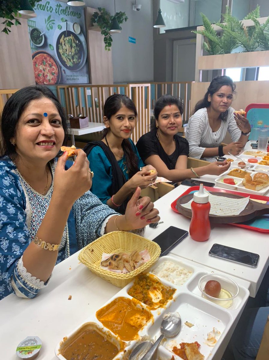 aatmnirbhar2017's tweet photo. A few moments of the #WomensDayCelebration celebrated by the team of the Aatm Nirbhar Scooter Driving School for Women…🥳
#womensday2021 #women #aatmnirbhar #aatmnirbharnaari #womensupportwomen #WomenCanDrive #india #bikeriding #scootyride #scootytraining #BrakeFree https://t.co/u0Rymm7UNr