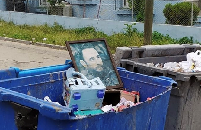 ghitis's tweet photo. Hay un solo sitio donde el comunismo queda bien. https://t.co/e0dbhfOG5C