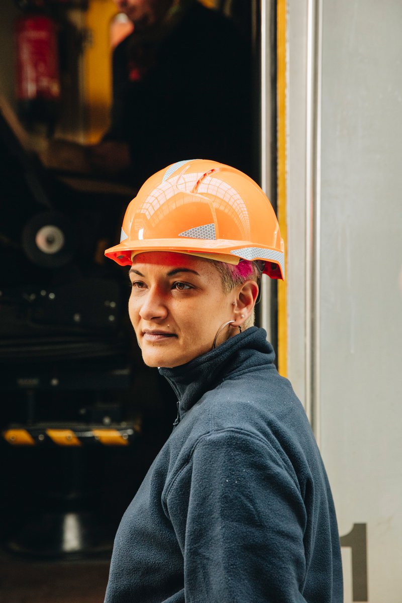 En ce #8mars, #JournéeDesDroitsDesFemmes, je tiens à réitérer mes engagements. Au sein du <a href="/GroupeSNCF/">Groupe SNCF</a>, le leadership féminin est une force sociale et économique.

Notre groupe s'engage, nous avons encore du chemin à parcourir. Aujourd'hui, la mixité est une priorité pour nous.
