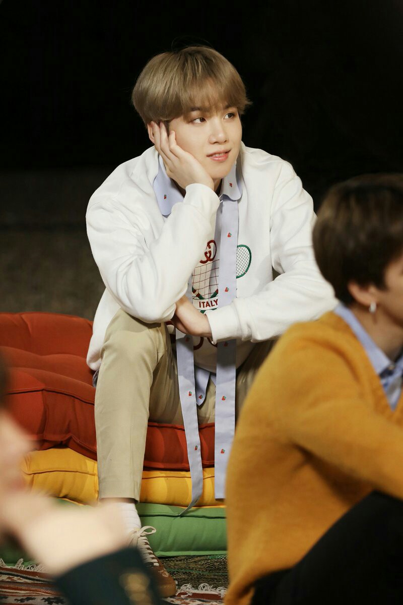 arahyun_'s tweet photo. تولدت مبارک بهترین #رپر و #آهنگساز
#HAPPYSUGADAY #HappyBirthdayYoongi #minsugapd
#SUGADAY #SUGA https://t.co/GIgjMKkvji