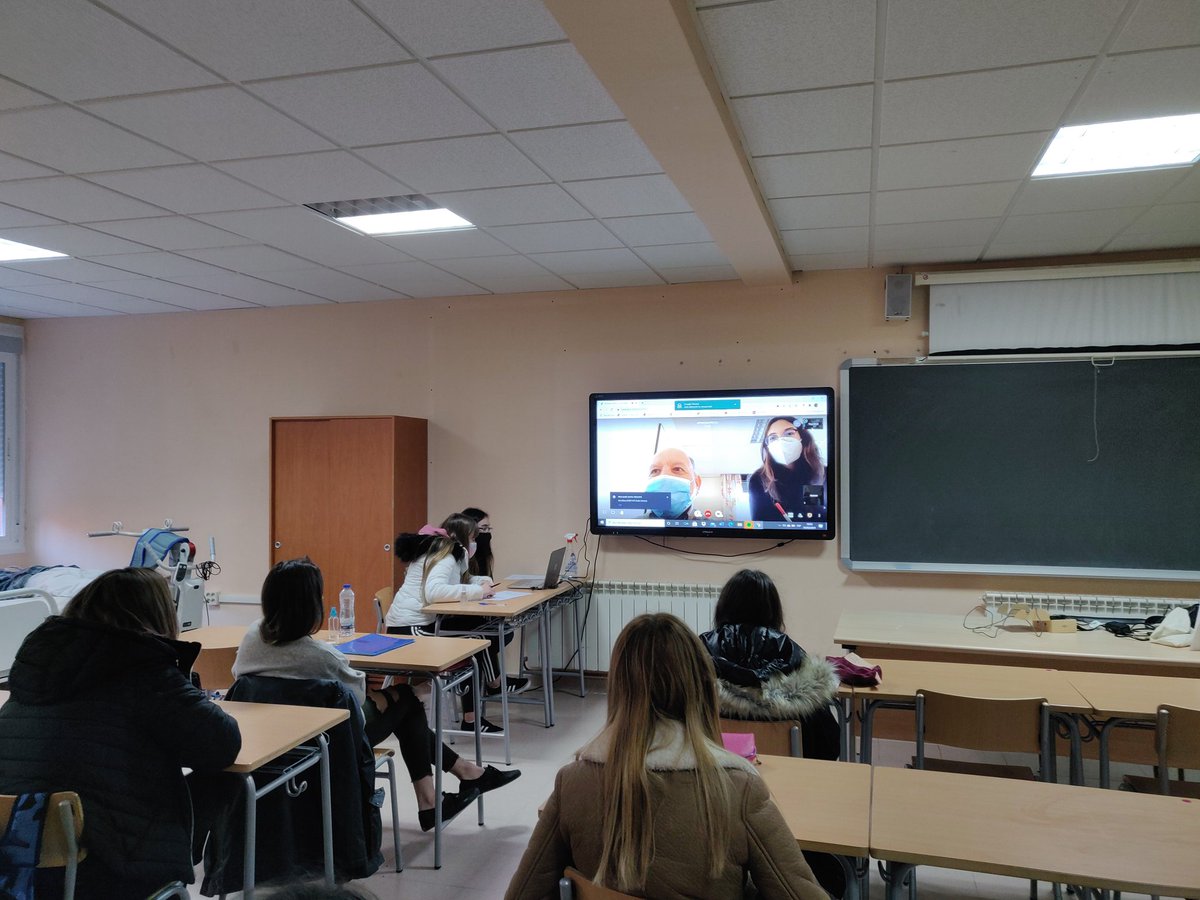SagriLopez's tweet photo. Finalizamos una experiencia inolvidable. Cada semana, ilusión, apoyo mutuo, aprendizaje y emoción, conectando almas en tiempos difíciles. Infinitas gracias @APANAS @IESElGreco #alumnadocicloAPSD #innovación https://t.co/CODCKKItZW