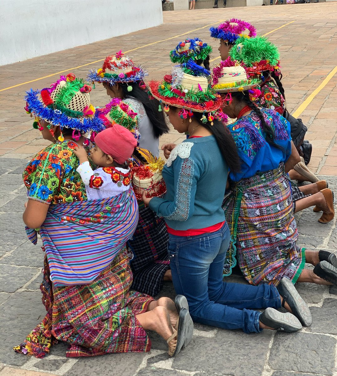 Somos música, somos luz, somos vida, somos convicción, somos fuerza, inteligencia, resistencia y amor. Que somos pasado, presente y futuro y  más que felicitarnos, sigamos levantándonos que la lucha sigue, cueste lo que cueste.

#diainternacionaldelamujer #internationalwomensday