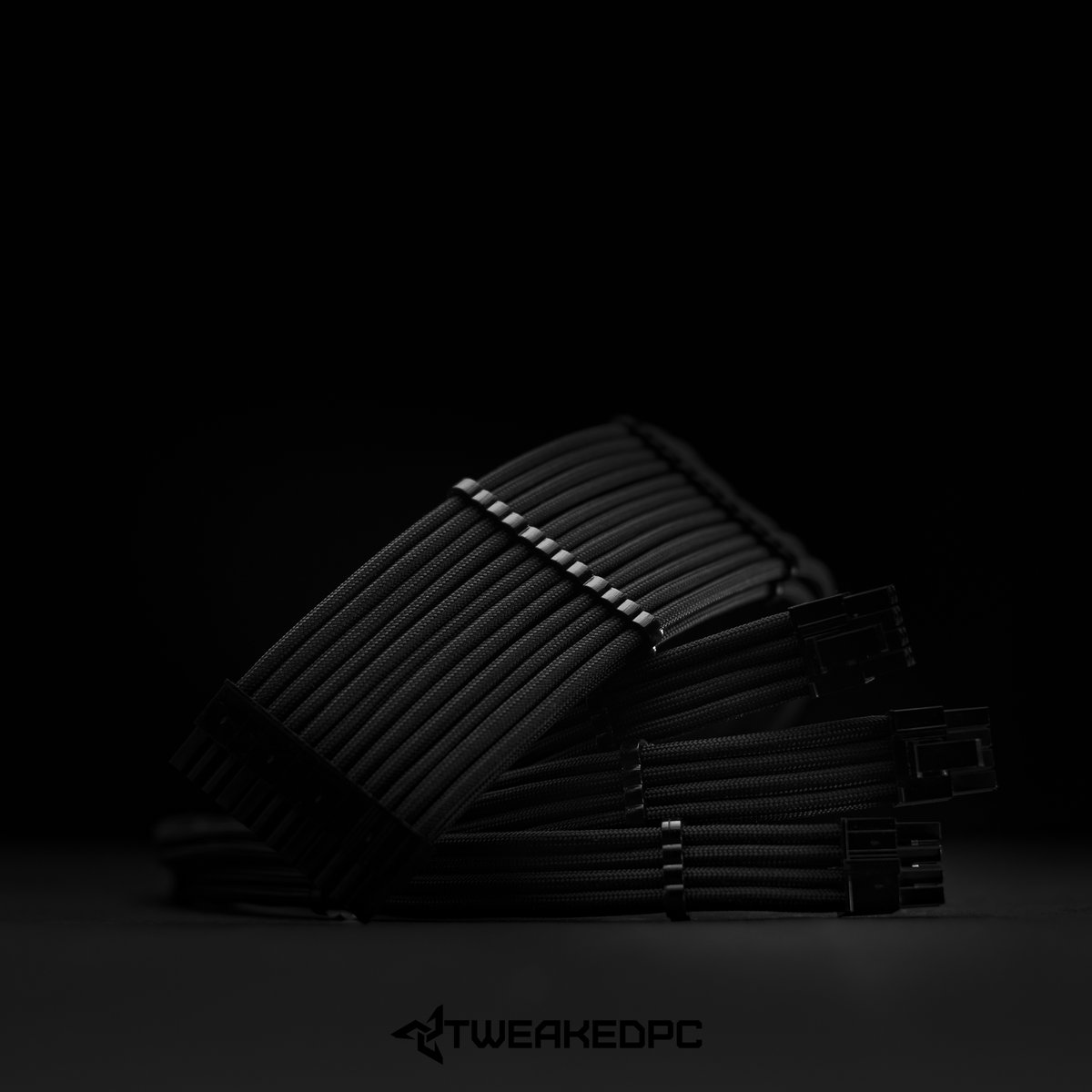tweakedpc's tweet photo. STEALTH BLACK EDITION
Handcrafted Tweakedpc custom paracord cable
#tweakedpc #handmade #pcmasterrace #customcables
#cablesleeving #custompc #pcbuild #gamingpc
 #cablemanagement #pcbuilds
#watercooled #setup #pcporn #pcmodding  #india #kolkata #carbon #delhi
#mumbai #bangalore https://t.co/mYdFVLcYRm