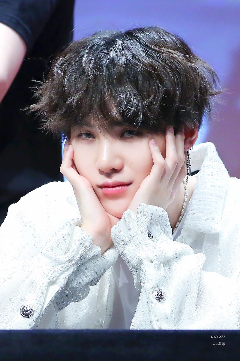 hoseokline's tweet photo. #HappySUGADay
#HappyBirthdayYoongi
#BirthdayLittleMin
#AlwaysWithYoongi
#ItsSUGAHyungDay
#DaeguWordsmithDay 
#OurFirstLoveSUGA
#OurGeniusMinPD
#UAReMYLightSuga
#NothingHasChangedBetweenUs
#윤기야넌누구보다_밝게빛나
#윤기의윤기나는생일축하해
#슈가형날
#윤기는우리의자랑이야 https://t.co/maIaNT2PME