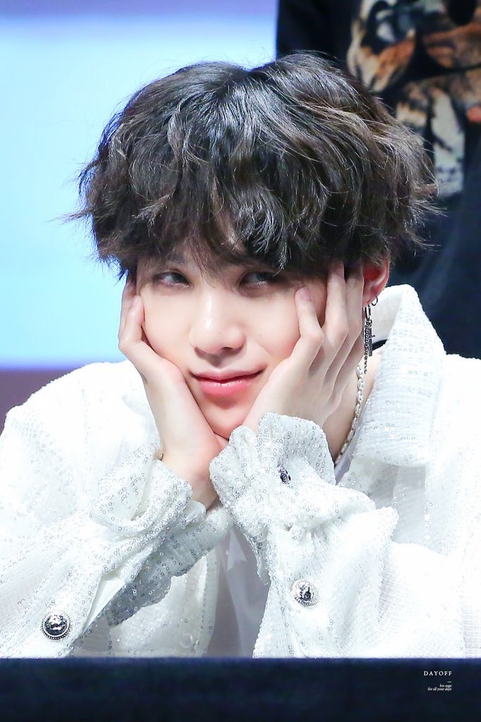 hoseokline's tweet photo. #HappySUGADay
#HappyBirthdayYoongi
#BirthdayLittleMin
#AlwaysWithYoongi
#ItsSUGAHyungDay
#DaeguWordsmithDay 
#OurFirstLoveSUGA
#OurGeniusMinPD
#UAReMYLightSuga
#NothingHasChangedBetweenUs
#윤기야넌누구보다_밝게빛나
#윤기의윤기나는생일축하해
#슈가형날
#윤기는우리의자랑이야 https://t.co/maIaNT2PME