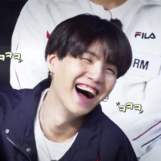 taekrokosmos_'s tweet photo. you're the reason i'm stronger now. you taught me how to see the sun when i used to only see dark clouds. i'm thankful for you, min yoongi! happy happy birthday, baby @BTS_twt !! π€π #HappyBirthdaySUGA #ItsLou https://t.co/epoz00onrw
