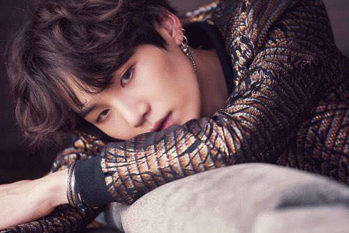 pjmslvt_'s tweet photo. Please be Happy Always!! I Love You With all My Heart!! You deserve the world and I hope you get everything you wish for! Thank you for being my Strength in this cruel world! BORAHAE!!๐๐๐๐๐๐๐
#AlwaysWithYoongi
#OurGrammySinger
#AtTheEdgeOf30
#29ReasonsToLoveSUGA
#OurMinPD https://t.co/ZvFwdeZvwG