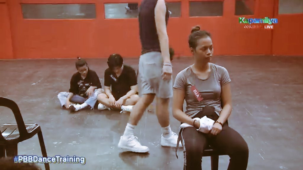 pbbmemoireofc's tweet photo. This scene speaks how Ella's situation inside PBB...
"You shoot me down, but I won't fall...I am titanium"
#PBBCOLLECT
#PBB10thNomination https://t.co/mFxZJ1sK69