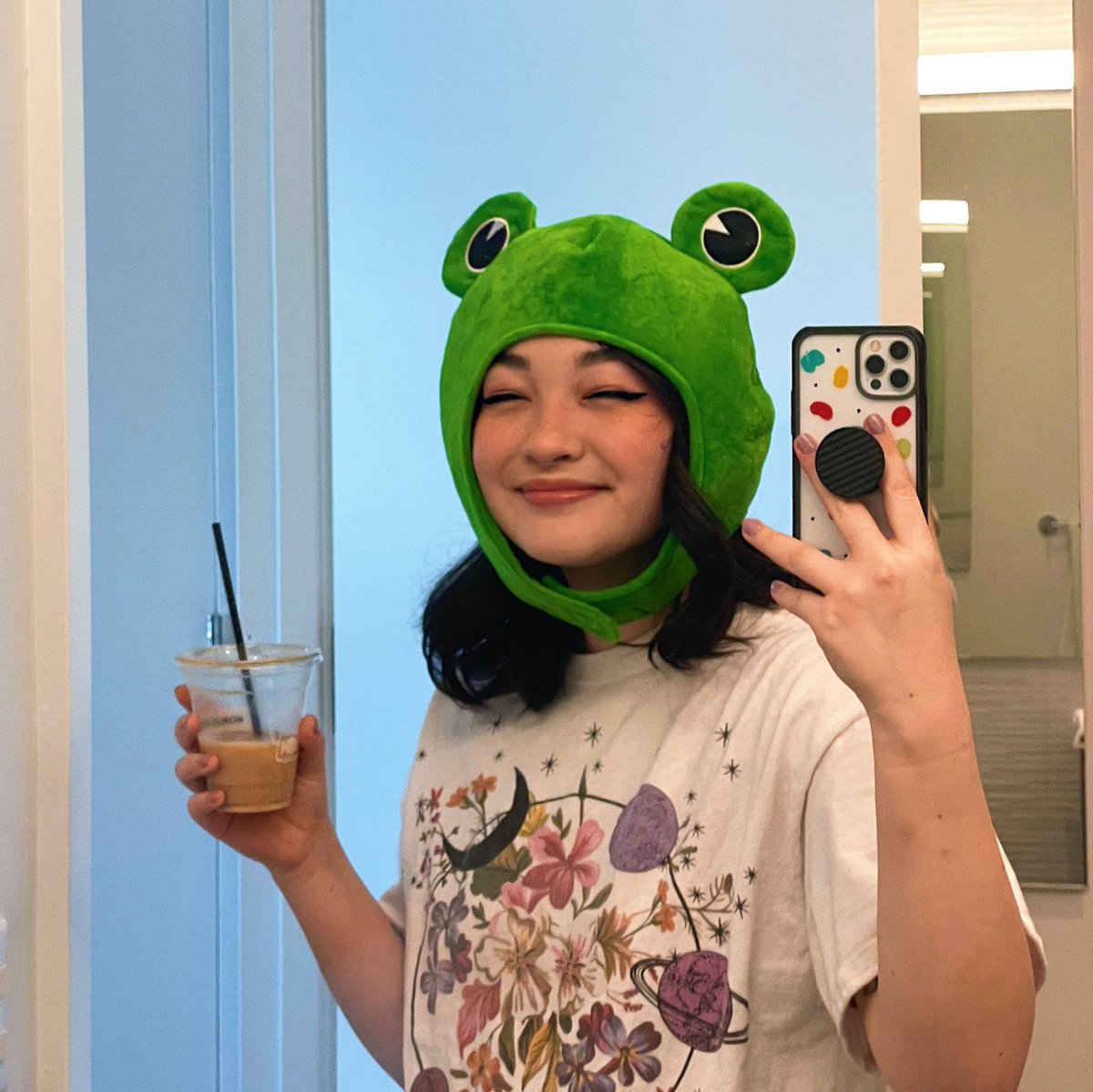 mxmtoon's tweet photo. froggy moment https://t.co/puJwl6TpjS