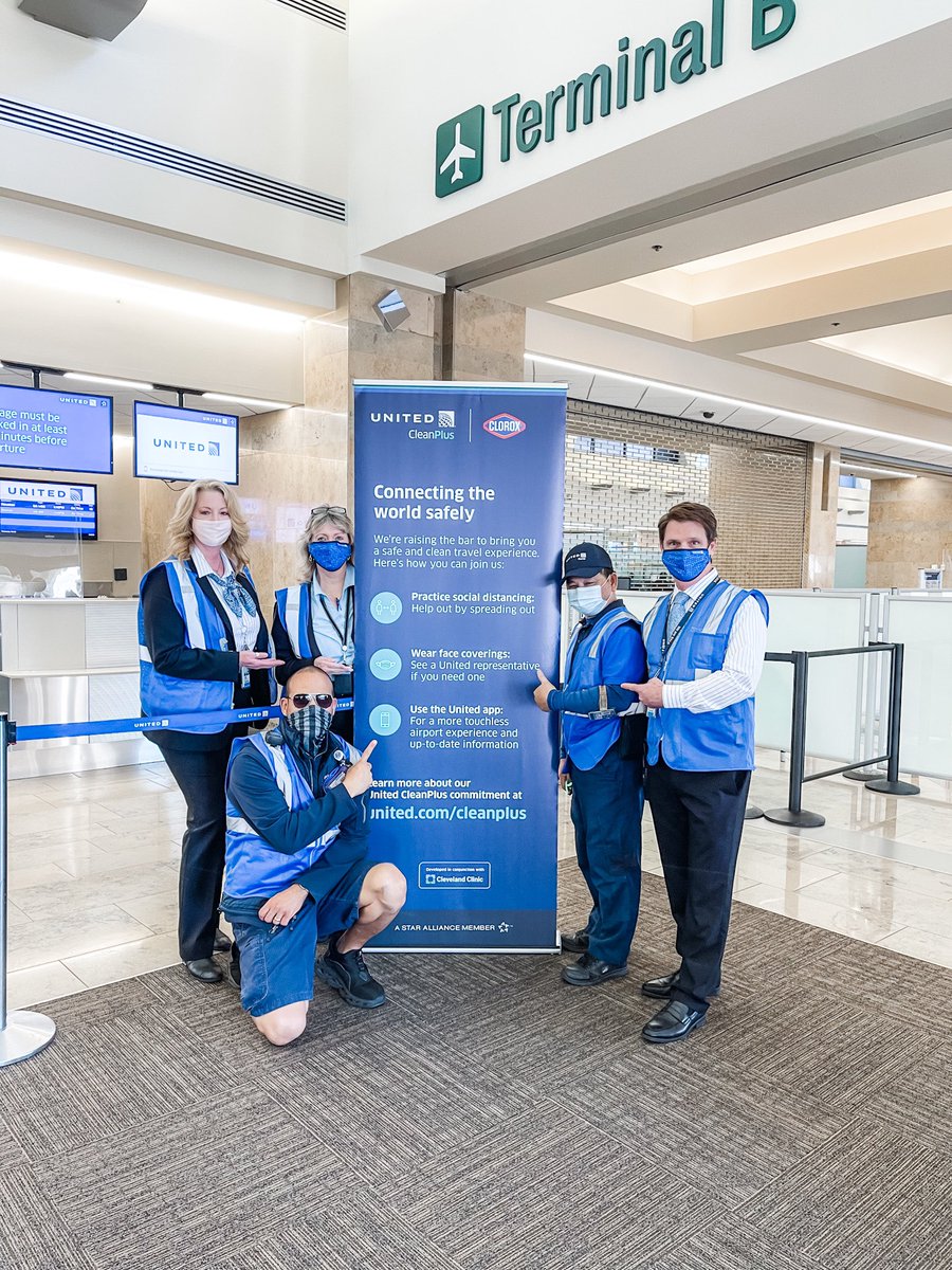 melanie_zoller's tweet photo. Keepin’ it clean in SNA with some of our awesome CleanPlus Advocate team members- thanks for helping us stay safe! #WinningTheLines @weareunited #beingunited #cleanplus https://t.co/uzHmhKoG71