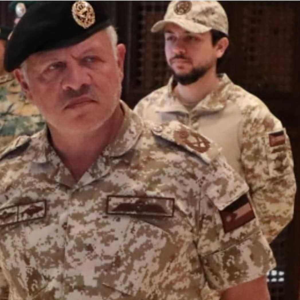 Rhc On Twitter Ø¬Ù„Ø§Ù„Ø© Ø§Ù„Ù…Ù„Ùƒ Ø¹Ø¨Ø¯Ø§Ù„Ù„Ù‡ Ø§Ù„Ø«Ø§Ù†ÙŠ Ø§Ù„Ù‚Ø§Ø¦Ø¯ Ø§Ù„Ø£Ø¹Ù„Ù‰ Ù„Ù„Ù‚ÙˆØ§Øª Ø§Ù„Ù…Ø³Ù„Ø­Ø© ÙŠØ±Ø¹Ù‰ Ø¨Ø­Ø¶ÙˆØ± Ø³Ù…Ùˆ Ø§Ù„Ø£Ù…ÙŠØ± Ø§Ù„Ø­Ø³ÙŠÙ† Ø¨Ù† Ø¹Ø¨Ø¯Ø§Ù„Ù„Ù‡ Ø§Ù„Ø«Ø§Ù†ÙŠ ÙˆÙ„ÙŠ Ø§Ù„Ø¹Ù‡Ø¯ Ø£Ø¹Ù…Ø§Ù„ Ø§Ù„Ù…Ù†ØªØ¯Ù‰ Ø§Ù„Ø¹Ø±Ø¨ÙŠ Ø§Ù„Ø§Ø³ØªØ®Ø¨Ø§Ø±ÙŠ Ø§Ù„Ø°ÙŠ Ø§Ø³ØªØ¶Ø§ÙØªÙ‡ Ø¯Ø§Ø¦Ø±Ø© Ø§Ù„Ù…Ø®Ø§Ø¨Ø±Ø§Øª Ø§Ù„Ø¹Ø§Ù…Ø© ÙÙŠ Ø¯ÙˆØ±ØªÙ‡