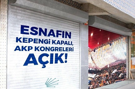 chpmudanya's tweet photo. Mudanya'da ticari faaliyetine devam etmeye çalışan değerli  esnaflarımız.Bu hükümet sizlerin sorunlarını çözemez.Çünkü bu hükümet Pandemide sizleri bir yıl boyunca kapalı tutup,  yüzlerce kişi ile il kongrelerini yapabiliyor.

CHP MUDANYA İLÇE BAŞKANLIĞİ https://t.co/CBNfzQtqbT