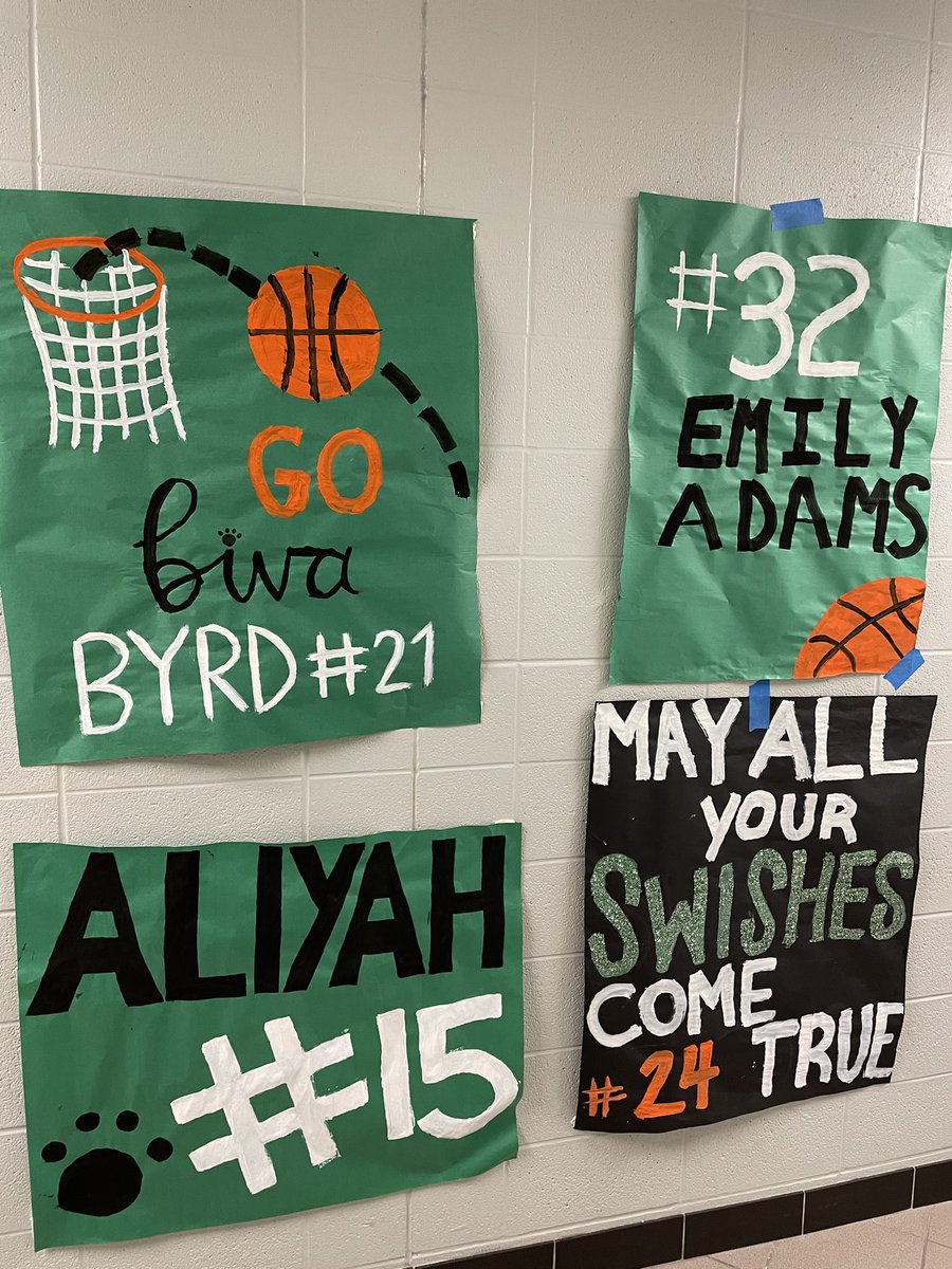 KParkGBBall's tweet photo. Thank you @kparkgirlsoc for the signs! We truly appreciate all of your support. https://t.co/Bn2XPwkdDL