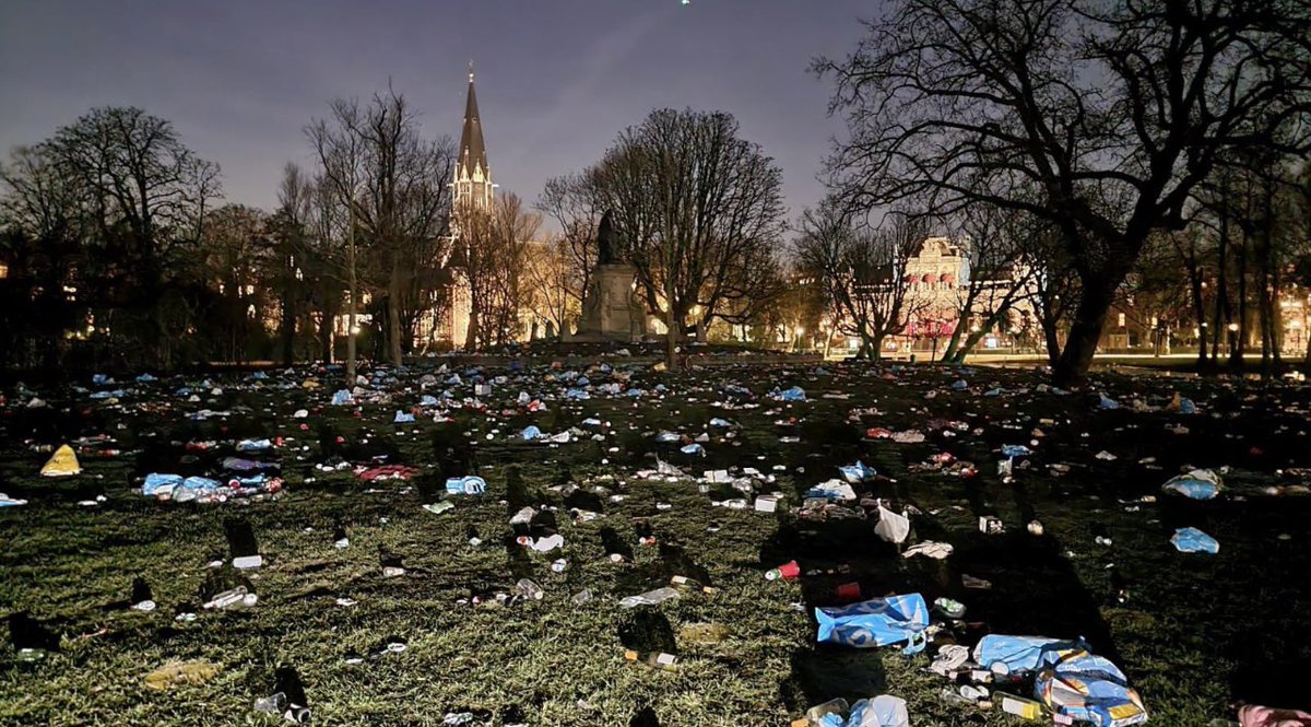 Ik ben voor onze vrijheden terug maar ruim je teringzooi op stelletje aso’s 😠 #vondelpark