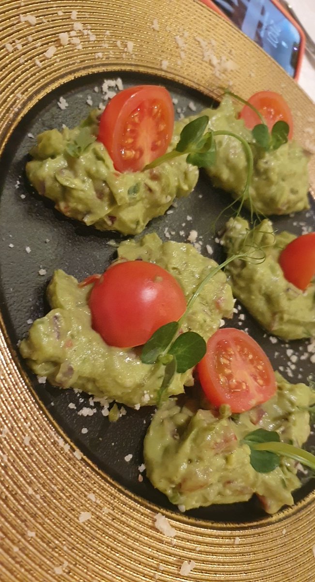 GrigoreEmilia's tweet photo. #Food #Friends #HappyBirthday #Twiter #like #Britannia #night #loveher #bestie #BFF #yummy @iosepfhinne https://t.co/ApkRoVsTUe