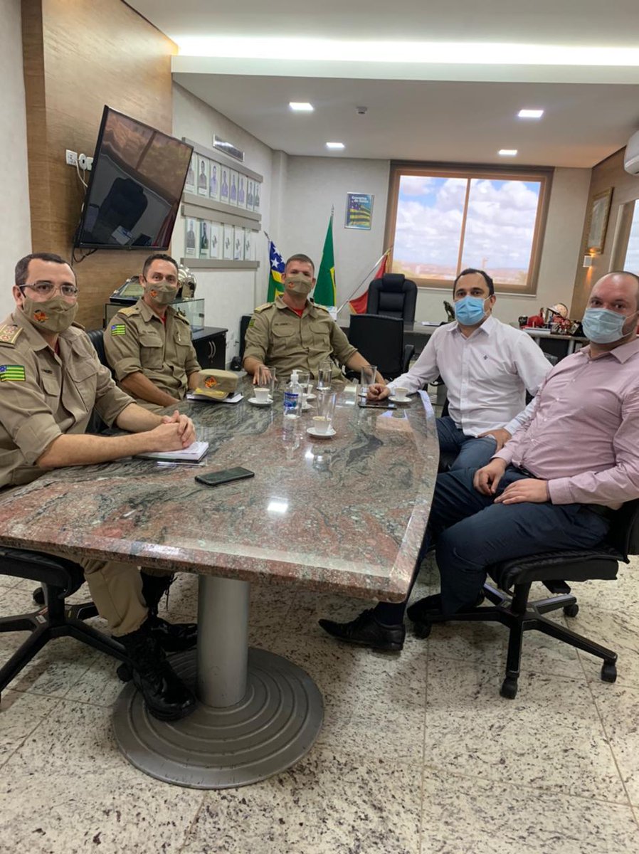 assofgo's tweet image. Visita do vice-presidente da ASSOF, Cel BM Santos, e do diretor jurídico Ten Cel PM Lemos ao Comandante do Corpo de Bombeiros, Cel BM Lemos, e o Ten Cel BM Ribeiro para articular ações jurídicas de associados.
#assof #avancaassof #assofgo