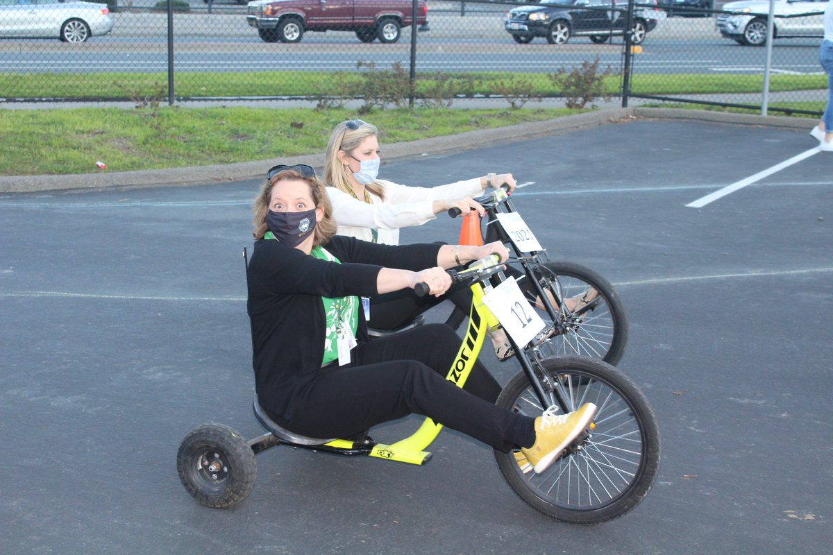 Fun and Joy! Two things that we haven't had a lot of on our campus recently. Yesterday, that changed! Celebrating our 100 Days Until Graduation with our seniors! <a href="/WERSR/">San Ramon Valley HS</a> Looking forward to more celebrations soon! <a href="/nikkichaplan/">Nikki Chaplan</a> <a href="/AnnMarieRosie/">Ann-Marie Walters</a>