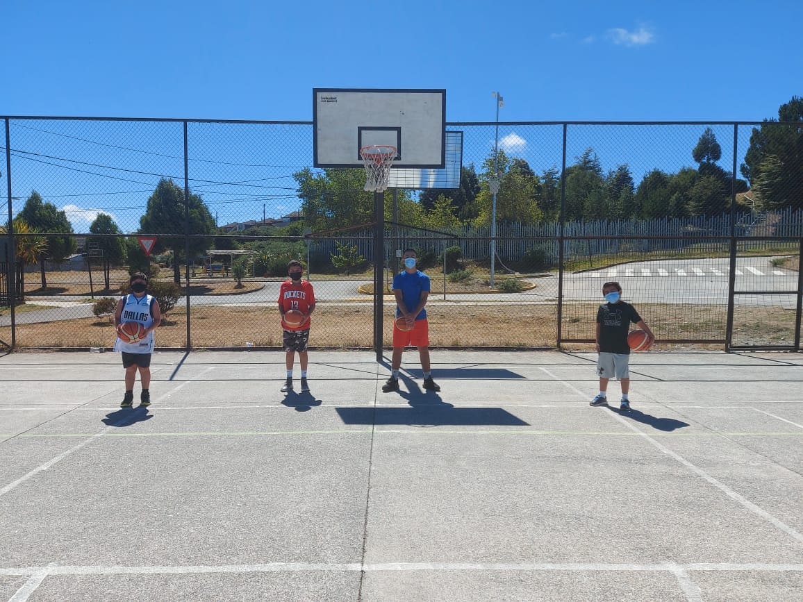 Hoy fue el turno de nuestra U13 2021, de volver a los entrenamientos presenciales, en grupos reducidos y respetando las normas sanitarias 🏀🎉

#VamosPumas