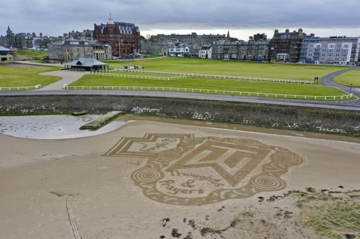 This is incredible from <a href="/RLOIII/">Ogleing</a> - The golfing world is behind you TW