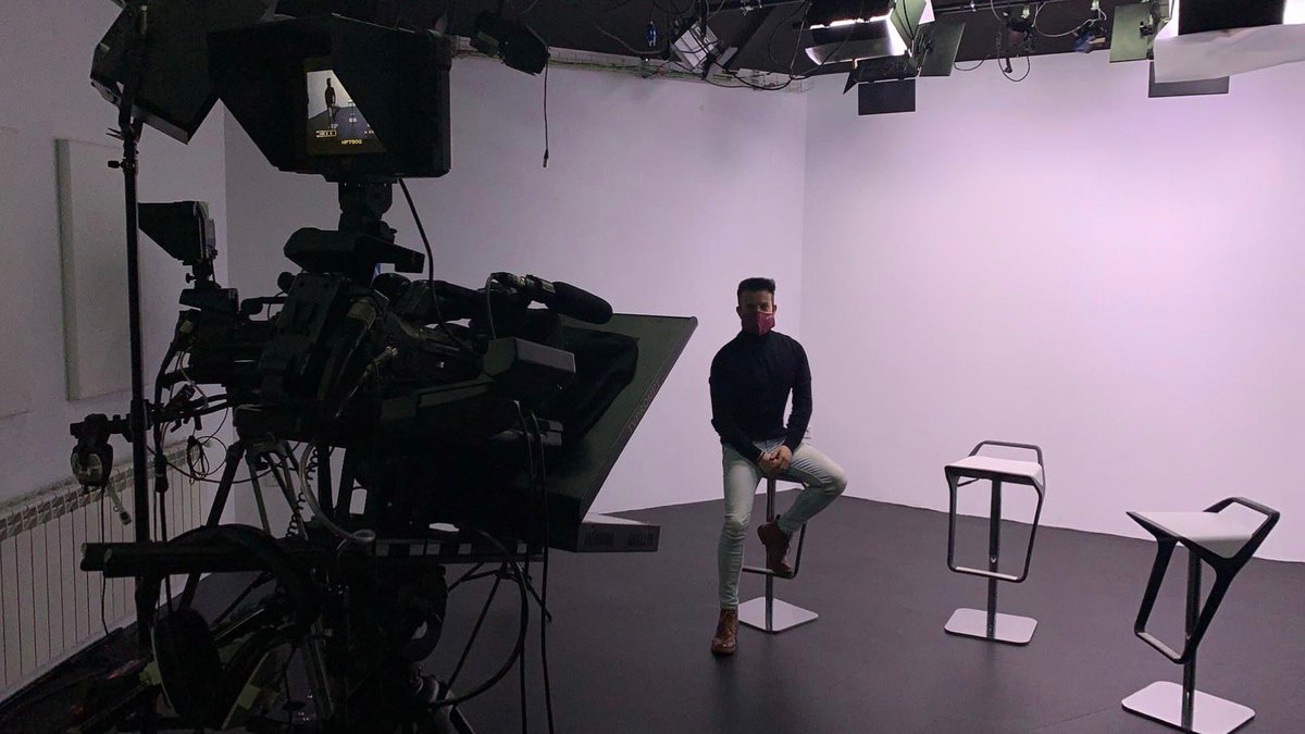 Chrisvalle89's tweet image. #eventotendencias2021
Grabación terminada.
Gracias Universidad Camilo José Cela por la oportunidad y experiencia.
Como siempre sois únicos.#ucjc @UCJCom @UCJCProtocolo @universidadcjc