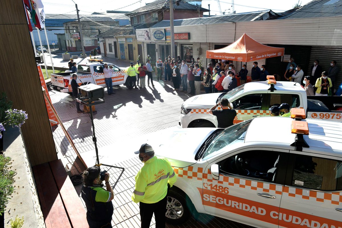 CoronelMuni's tweet photo. Coronel incorpora 1486 el nuevo Número Comunal de Emergencia y camionetas para patrullaje preventivo.
#JuntosPorUnaComunaMásSegura https://t.co/WqRusZ7wSX