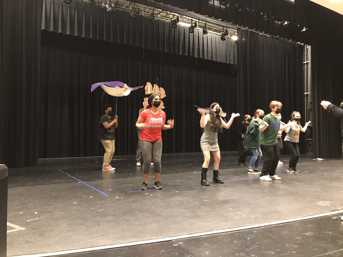 JenkinsJokes's tweet photo. Yesterday, these talented Sea Creatures learned partial choreography for “Under the Sea.”

The Little Mermaid Jr. streams 4/23-4/24 @ 7pm. More details to follow.

#WeAreStrongsville https://t.co/r0UgZZ0kvT