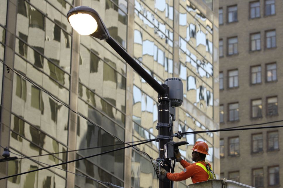 philvlach's tweet photo. @christinedobby @TorontoStar Did you know the City had free WiFi throughout downtown in 2007? Installed on light posts, connected by fibre. You can still see the keg-size devices. The Star wrote a lament about it in 2016. Sold to Cogeco. Have we learned anything? https://t.co/8SYQvdoFyH https://t.co/o3sRoyhRTp