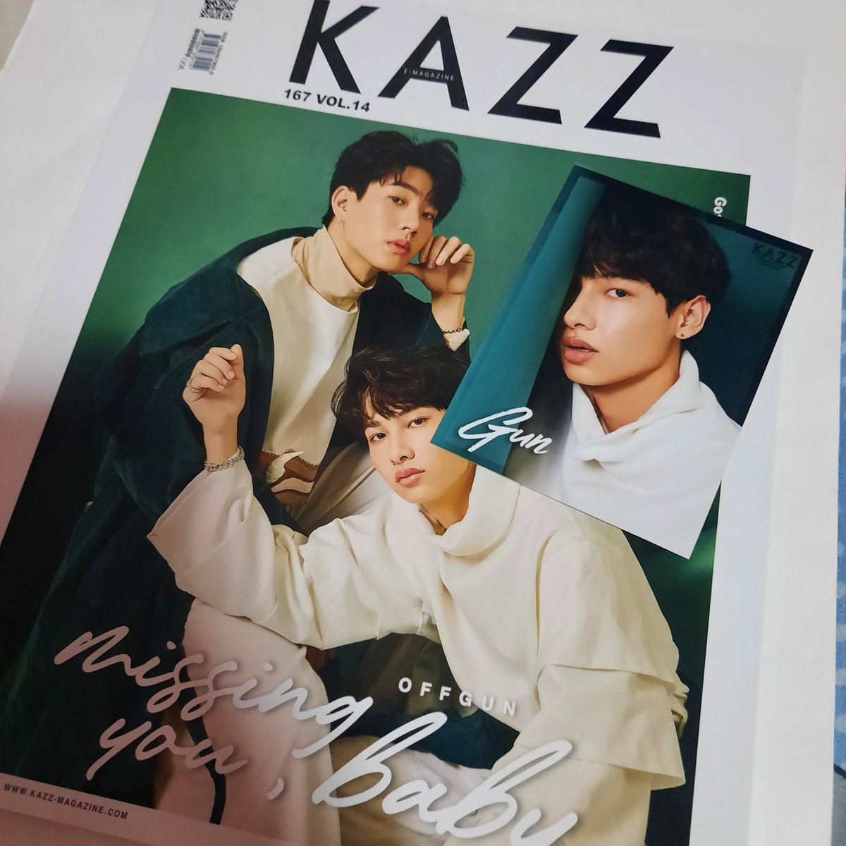 2ShopMe's tweet photo. นิตยสารKAZZปกออฟกัน ขาย1ปกคั้บ
เลือกปกได้เลือกรูปของเเถมจากkazzได้ 
ส่งต่อ 150฿ รวมส่งคับ #ตลาดนัดออฟกัน #ออฟกัน #kazz https://t.co/Ki2kHqFBaN