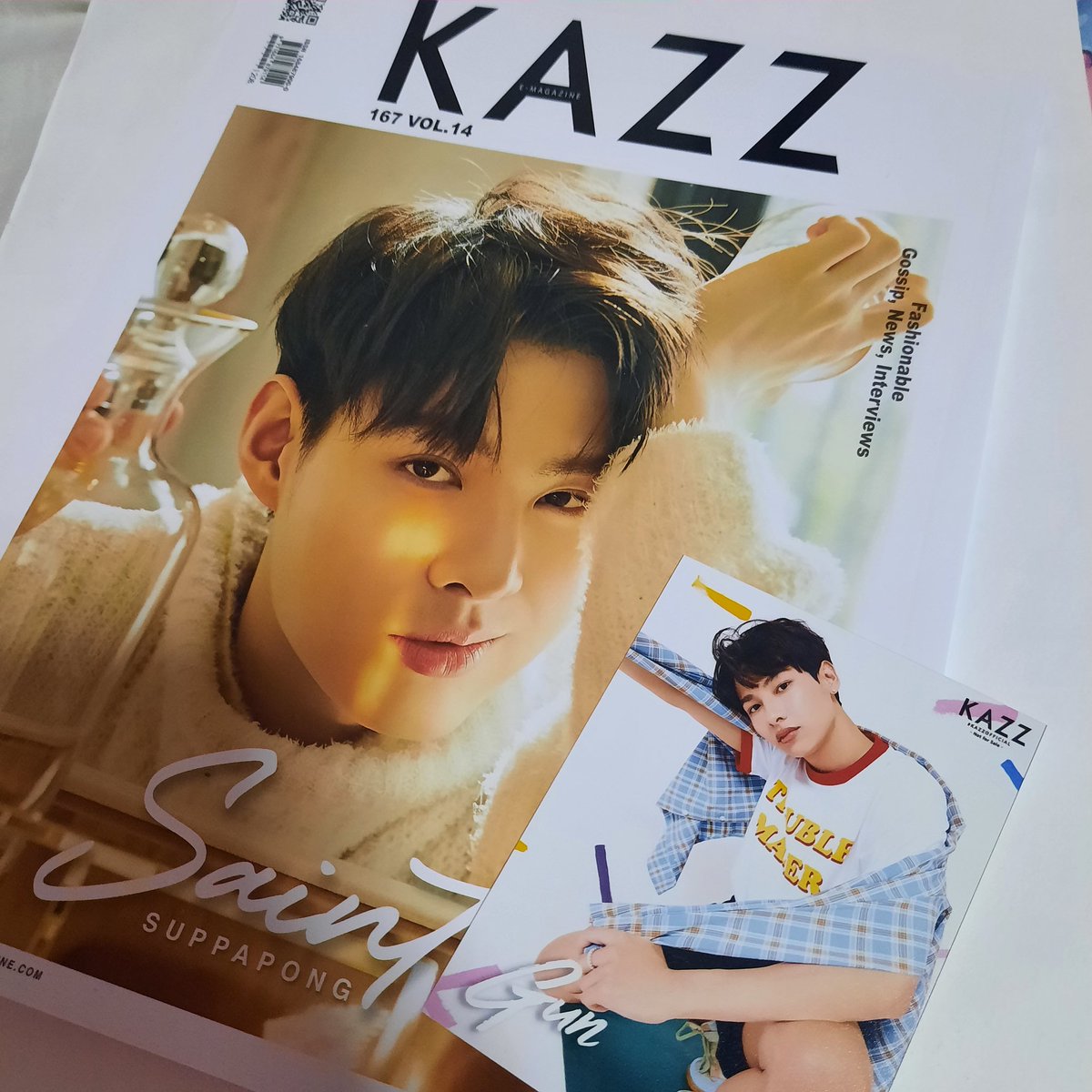 2ShopMe's tweet photo. นิตยสารKAZZปกออฟกัน ขาย1ปกคั้บ
เลือกปกได้เลือกรูปของเเถมจากkazzได้ 
ส่งต่อ 150฿ รวมส่งคับ #ตลาดนัดออฟกัน #ออฟกัน #kazz https://t.co/Ki2kHqFBaN