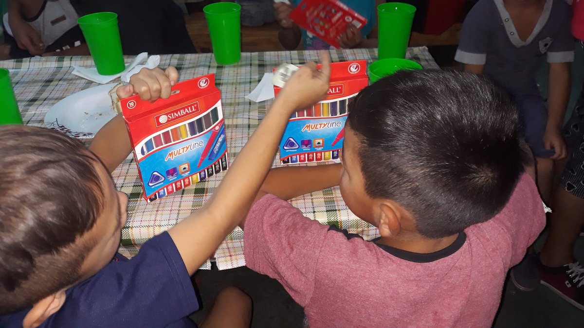 Donemos útiles escolares nuevos o usados para la vuelta a la escuela. 5to año consecutivo Campaña "Todos podemos ser mu útiles". Atención al socio y La Tienda Oficial se reciben las donaciones.