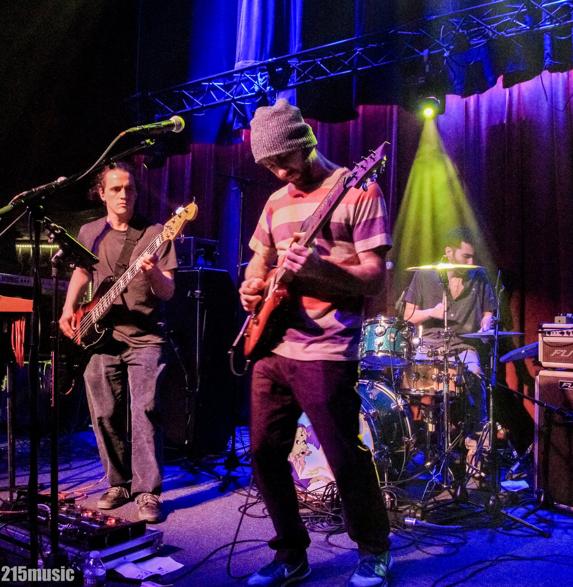 215Music tweet media