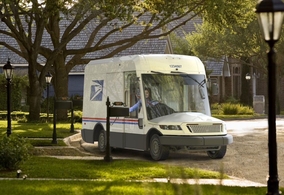 AndrewGortonWx's tweet photo. The new USPS vehicle design looks like my attempt to draw a truck in first grade. https://t.co/hOafVzN6V5