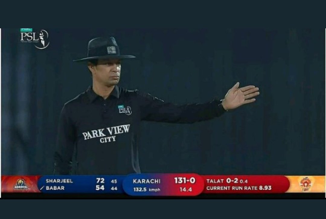 Sameerkz3's tweet photo. Mast game hogaya no ball pe no ball🔥🔥😂
#KKVSIU #IUvKK #HBLPSLV #YehHaiKarachi ❤️ https://t.co/rffLdGPIu5#YehHaiKarachi