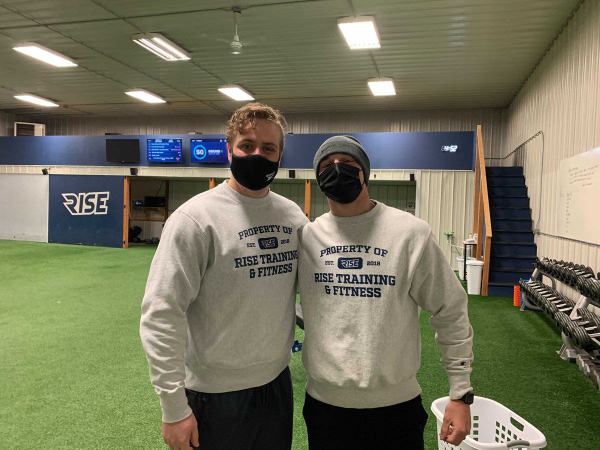 Who wore it best? 🧐 Like for Erik or Retweet for Chase! 

Loser of this standoff will have a Rise push up challenge -- that we will document for all to enjoy of course!