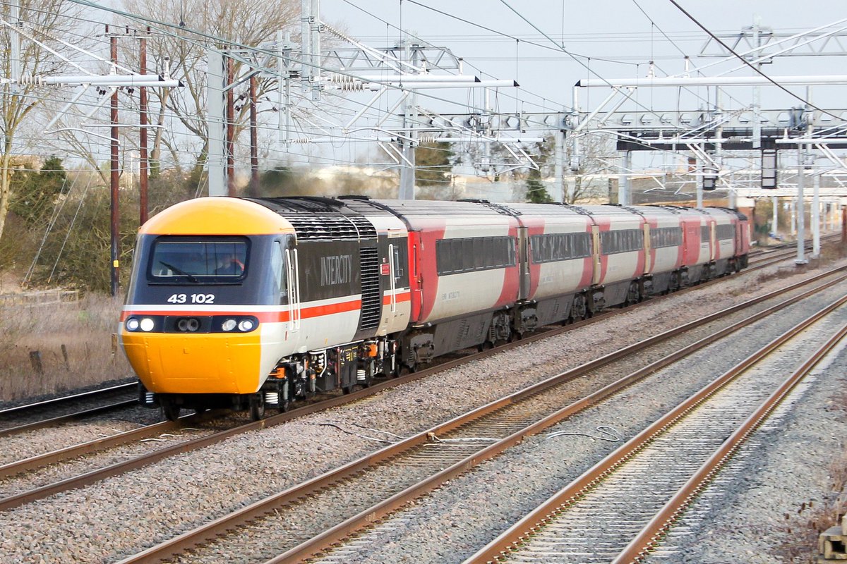 valenta125's tweet photo. @weareEMR Record breaker 43102 at Isham on its first run out since the livery change...and she looks gorgeous 😍 #FleetFebruary #EMRPOTM https://t.co/WNiSojSfVP