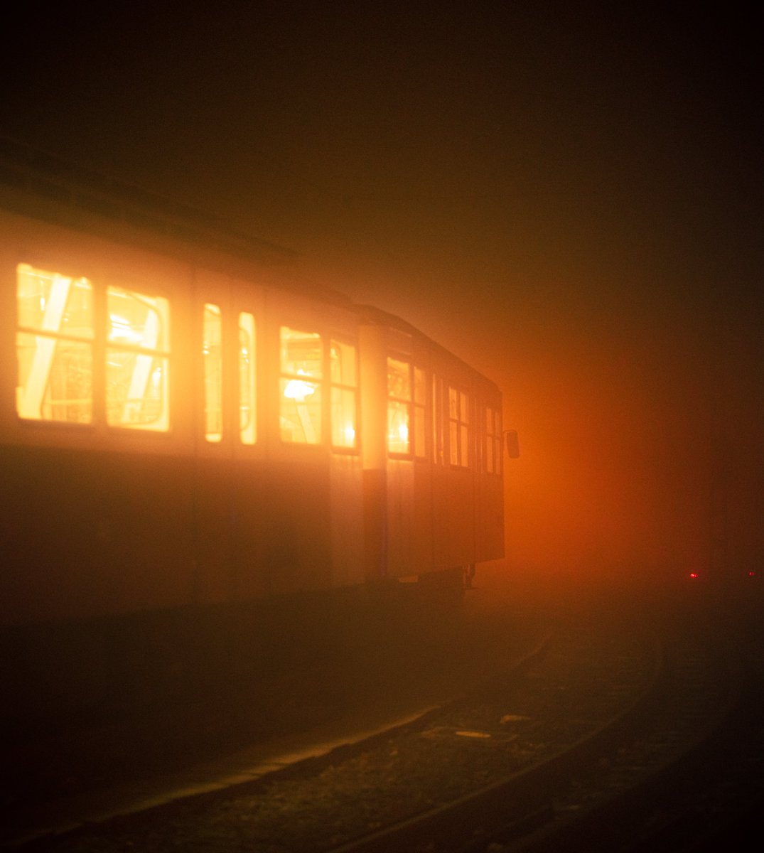 BobbySolace's tweet image. Lonely City ptII

Wrapped in amber we wander aimlessly, forever alone in the afterglow.