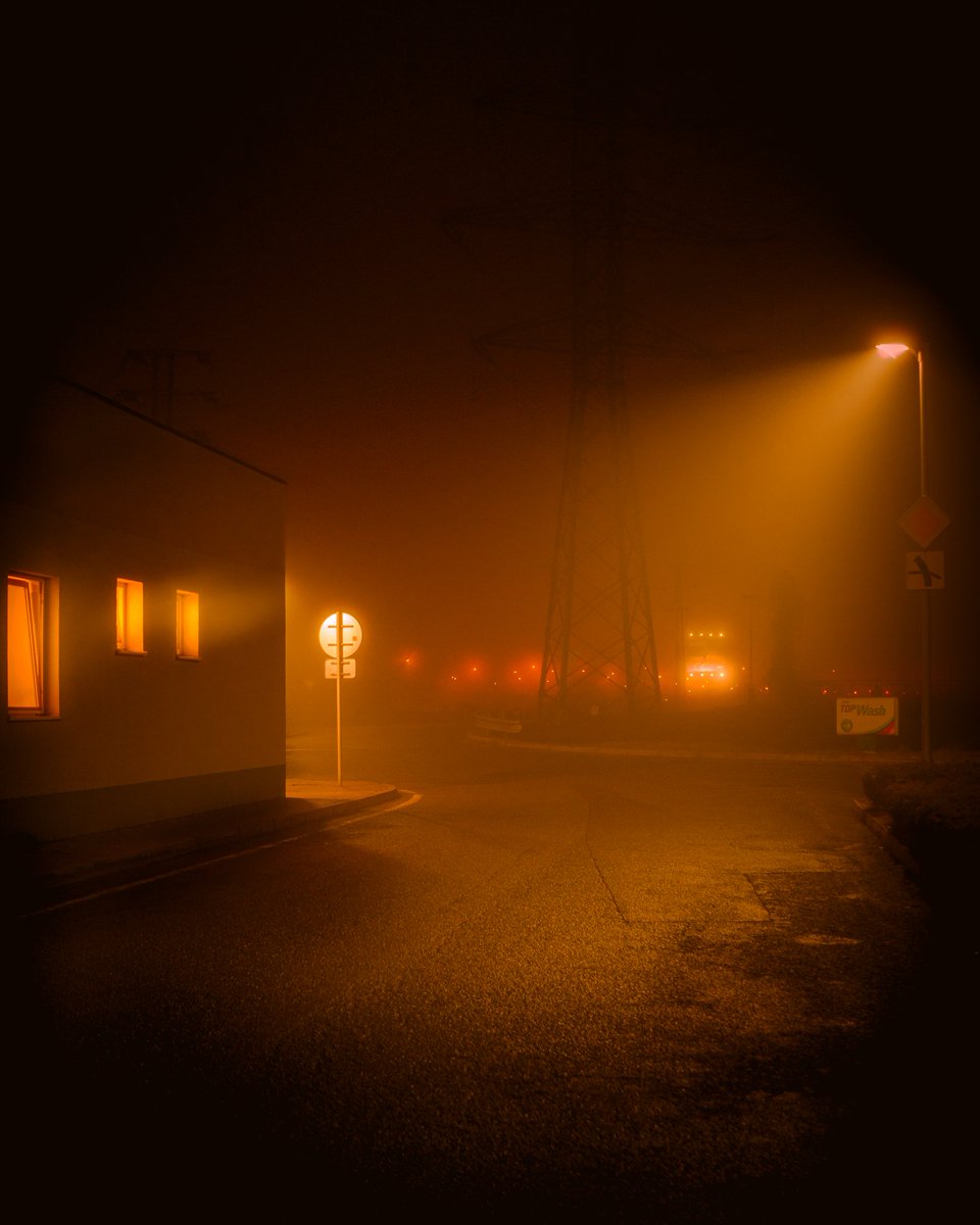 BobbySolace's tweet image. Lonely City ptII

Wrapped in amber we wander aimlessly, forever alone in the afterglow.