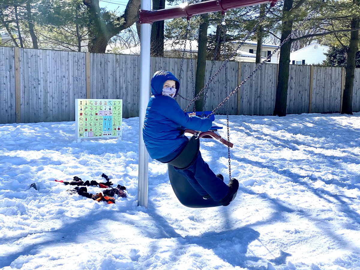 It’s a shed-the-hat-and-mittens kid of day...and we are HERE FOR IT! ☀️🌡
<a href="/WindsorWildcats/">WindsorWildcats</a> <a href="/stodola25/">Rose Stodola</a> #springhassprung