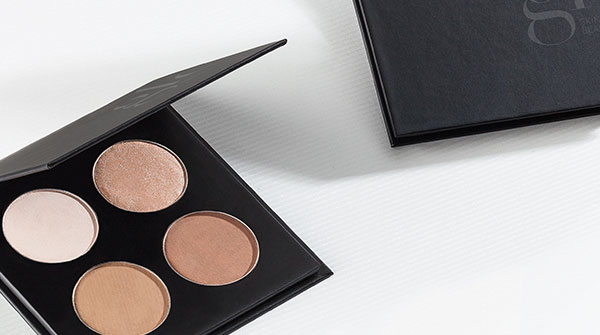 Sculpt, define, illuminate and brighten with our Contour Kit 🙌 

Going for a soft subtle glow or a more dramatically chiseled look? These blendable and buildable formulas allow you to create a striking statement 💯