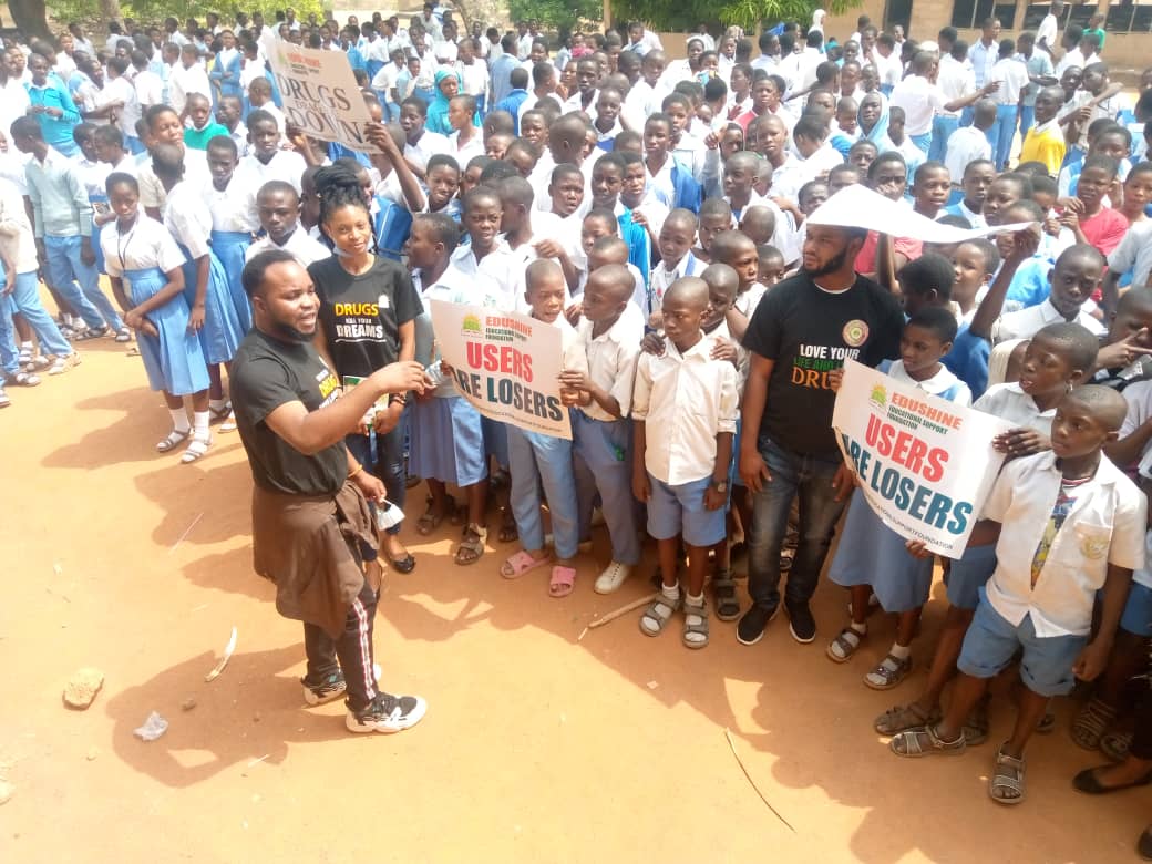 EdushineF's tweet photo. Earlier today, Kogi West EduShine Ambassadors visited St. Kizito College  and Government Secondary School in Isanlu, Yagba East LGA, Kogi State to continue her Drug and Substance Use Sensitization campaign. 

Well done our Kogi West Ambassadors.. https://t.co/o1Xsg7oJEy
