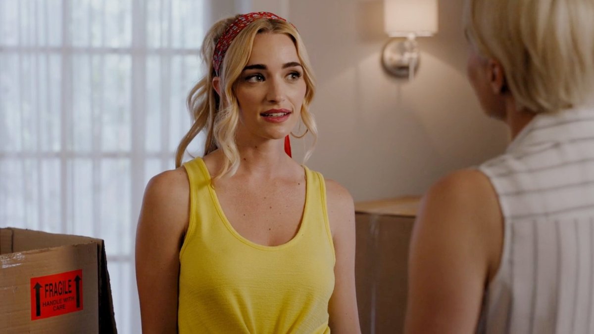 AneelaKinRit's tweet photo. maybe I'm in love with Georgia Miller #GinnyAndGeorgia https://t.co/JN0ZTukMWN