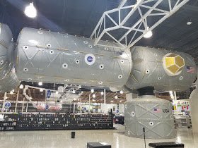 @FroyoTam @ThaChadwick Houston, Texas has a space theme Fry’s