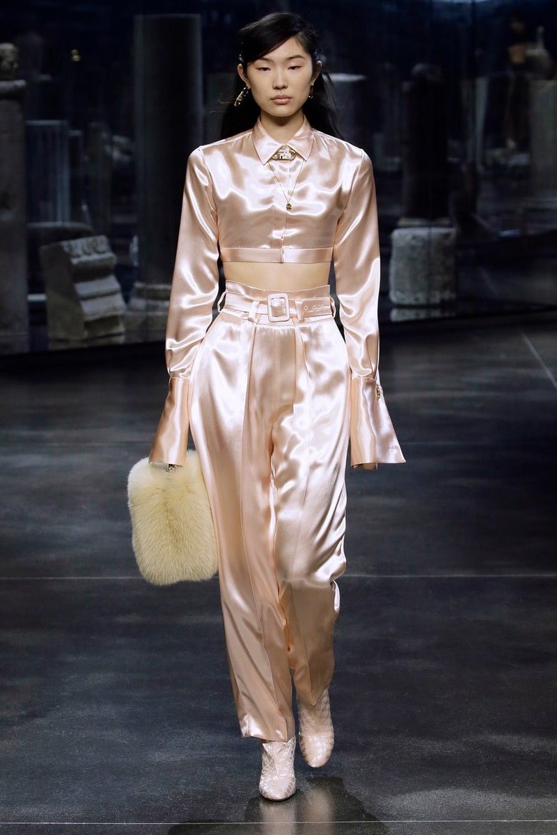 FashionweekNYC's tweet image. Take a look at Kim Jones Debut Collection for Fendi Fall 2021 🥰🥰🥰