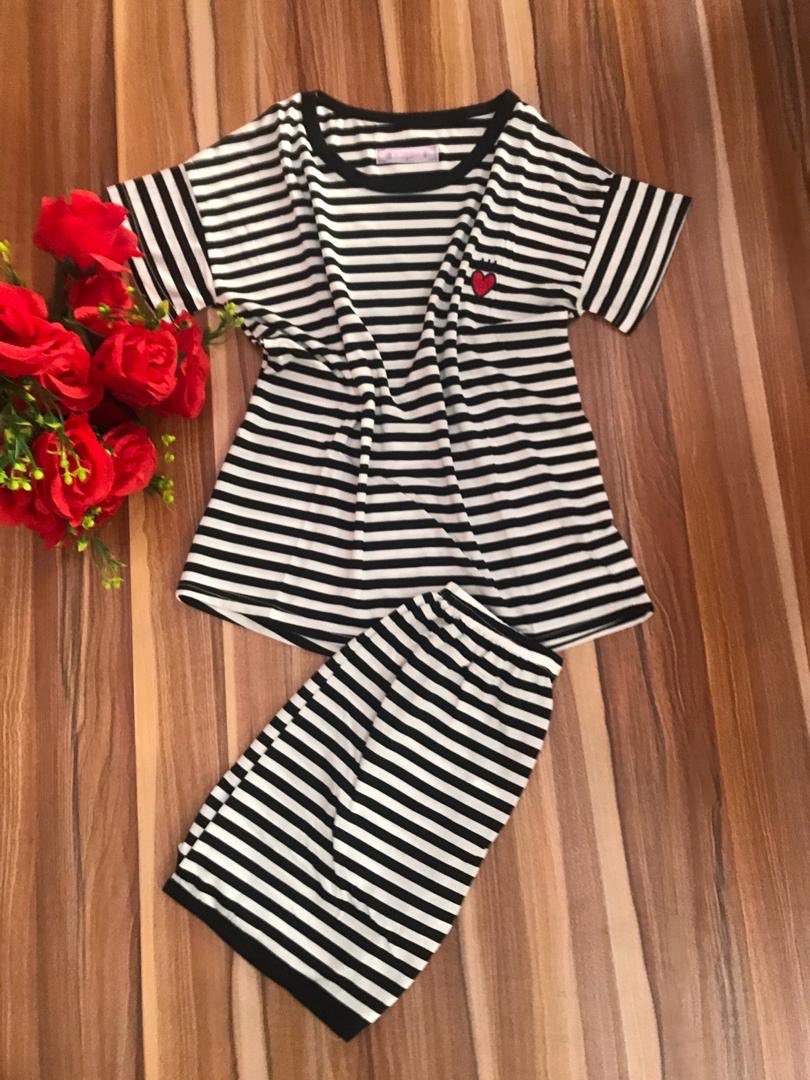 Buksassists's tweet photo. Which of the frame is your choice😍❤️

All going for #3500
Available in m/l/xl
Quality loungewears,summer friendly 🛍.
#oau #oautwitter #SenatorUnsmartAdeyemi #AbujaTwitterCommunity #frame4 https://t.co/jbLmZ4aKkf