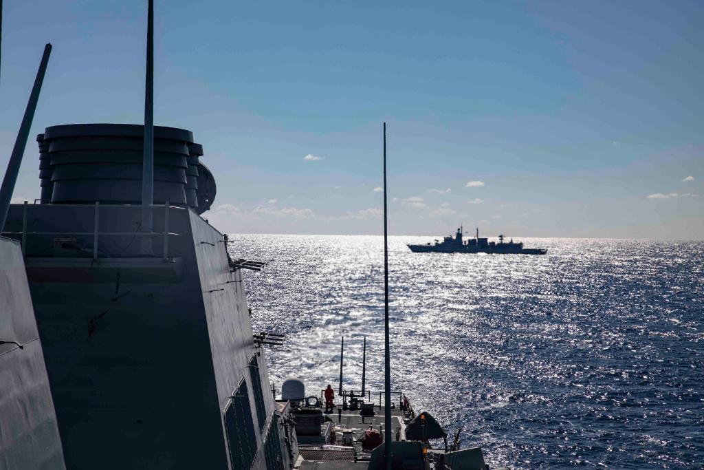 #Navypartnerships in action!

#USNavy's  #USSPorter conducted a War at Sea exercise with the Hellenic Navy Ellis-class frigate HS Adrias (F 459) during in the Mediterranean Sea. Porter, forward-deployed to Rota, Spain, is on its ninth patrol of @USNavyEurope .