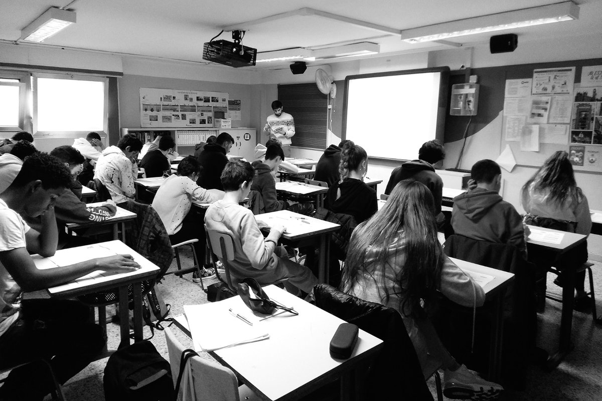 #OPINIÓ | Incompetències bàsiques directa.cat/incompetencies… Miquel Cardona i Martos, estudiant de 4t d'ESO, reflexiona al voltant de les anomenades proves de #CompetènciesBàsiques, que a parer seu fomenten un model d'estudi que prima la competitivitat per damunt de la cooperació