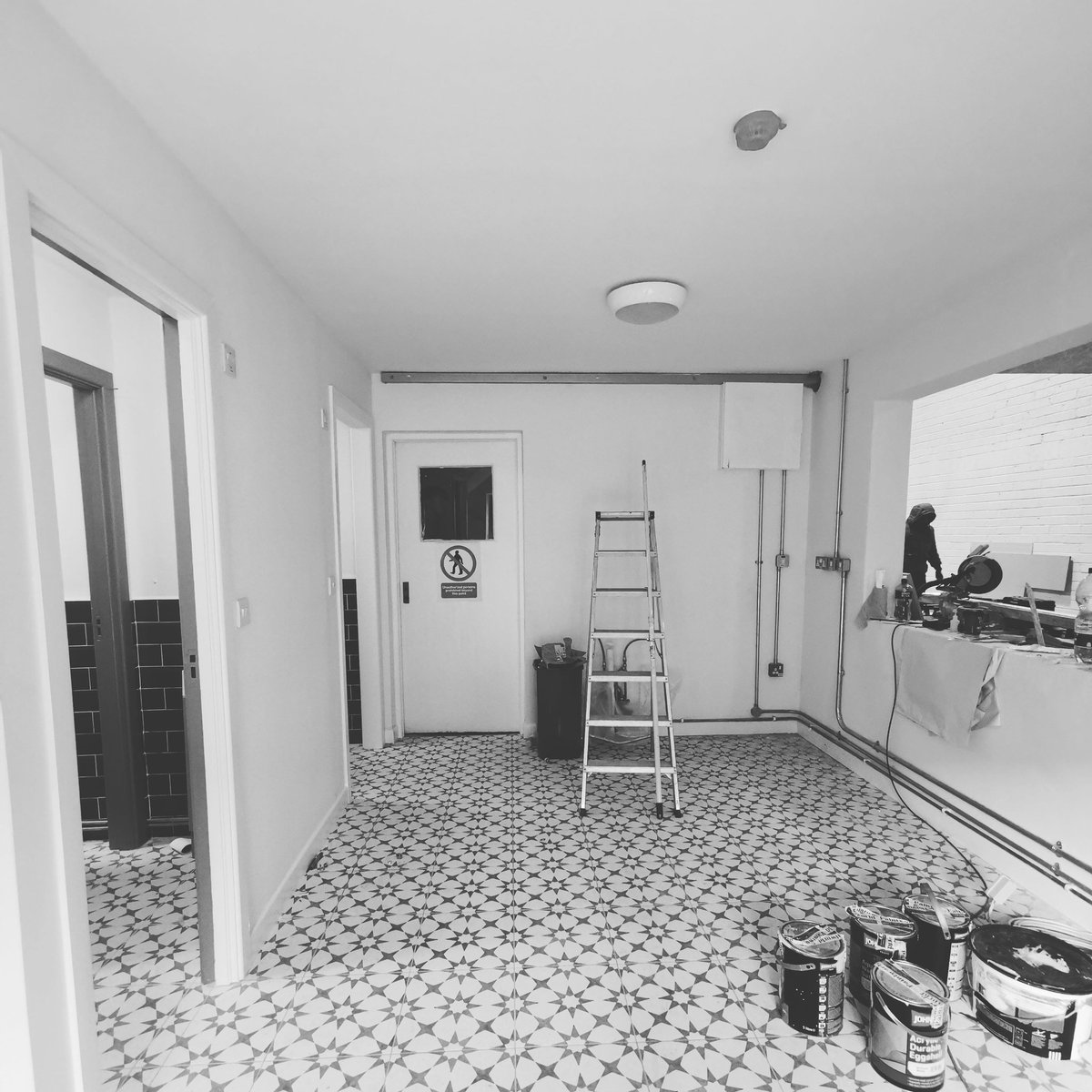 Coming soon to Sandyford...
#cafe #newcafe #new #sandyford #sandyfordbusinessdistrict #coffeeshop #coffee #tea #cakes #treats #cute #vegan #hipkey #hipkeycafe #silks #dessert #blackandwhite #workinprogress #fyp #newfloor #newkitchen #cafe #newcafe #openingsoon #2021goals