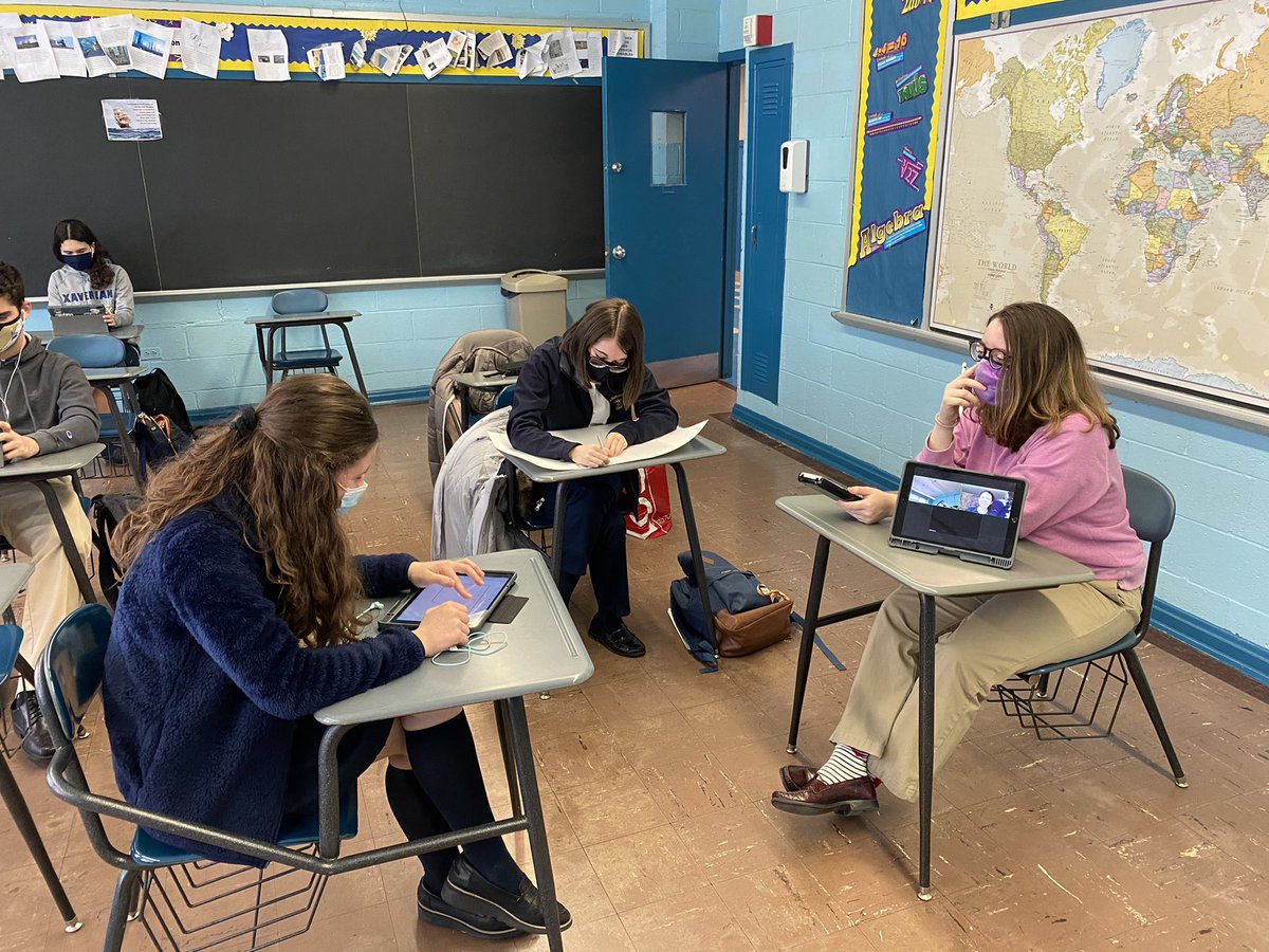 MrKayXHS's tweet photo. Social distance? ✅                                     Hybrid?                ✅                                   Who said the pandemic was gonna kill group work? Morality and Social Justice - 2 is hard at work on their prison design project! https://t.co/1wUuN7ZJNu